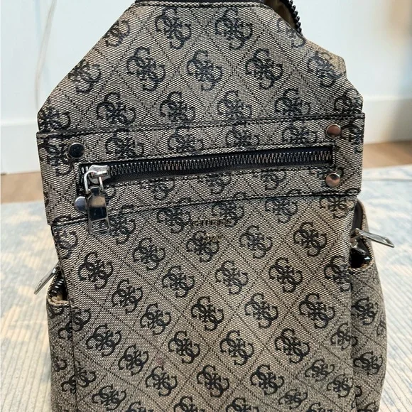 Guess Backpack - Picture 1 of 4